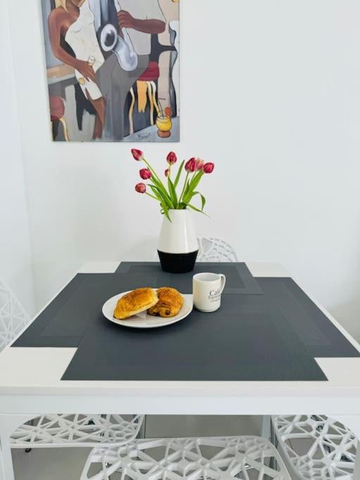 Apartment Modern Bright 2 Min Walk To The Cannes