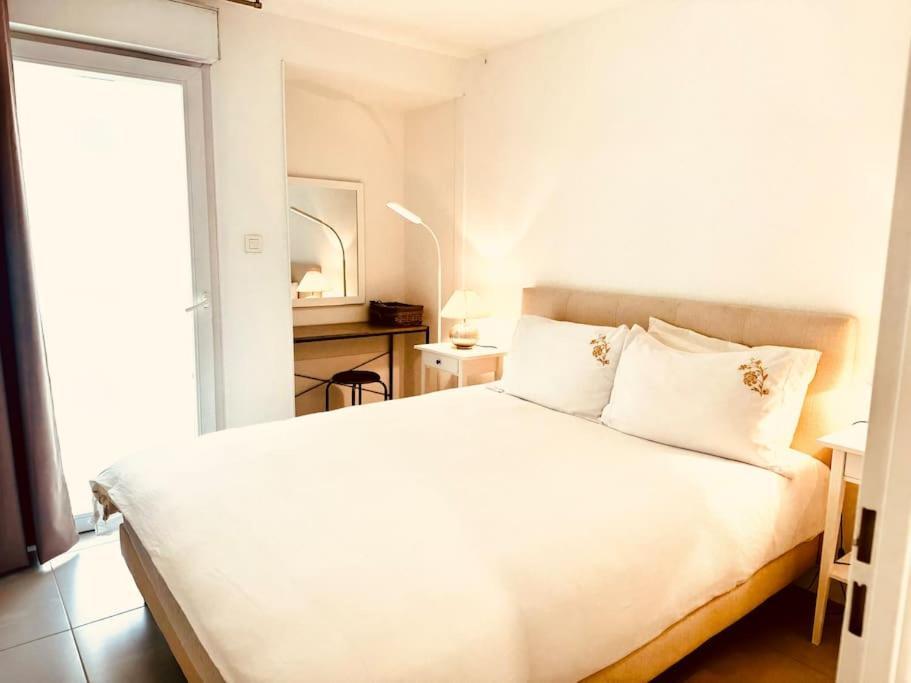 Apartment Modern Bright 2 Min Walk To The
