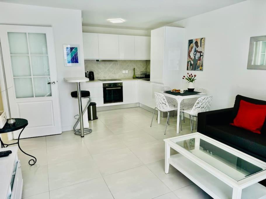 Apartment Modern Bright 2 Min Walk To The Cannes